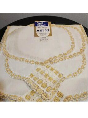 5 Piece Pioneer Bedroom Scarf Set, Yellow Lace and Ivory Cotton